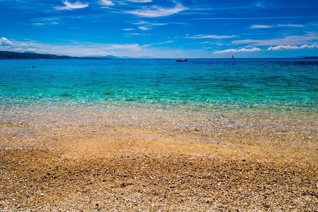 Krouzeri Beach Apartments Nisaki  Værelse billede