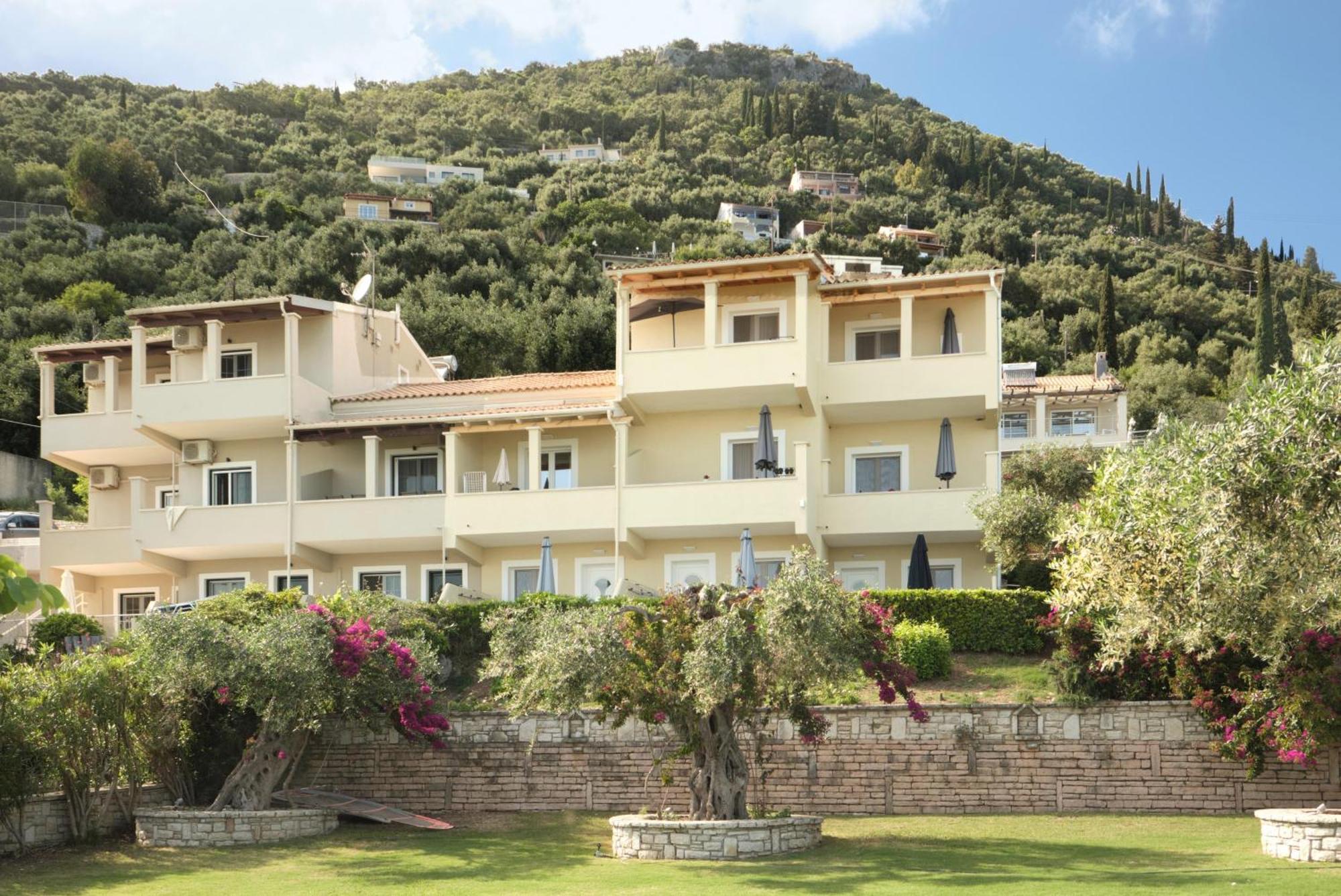 Krouzeri Beach Apartments Nisaki  Eksteriør billede
