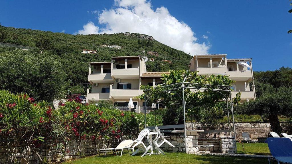Krouzeri Beach Apartments Nisaki  Eksteriør billede